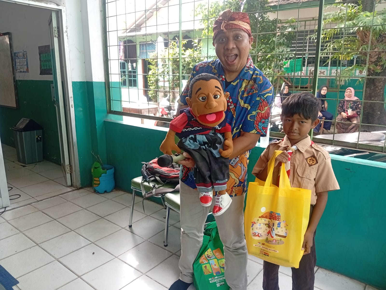 Wisata LiterAsyik Ke SDI Cililitan II